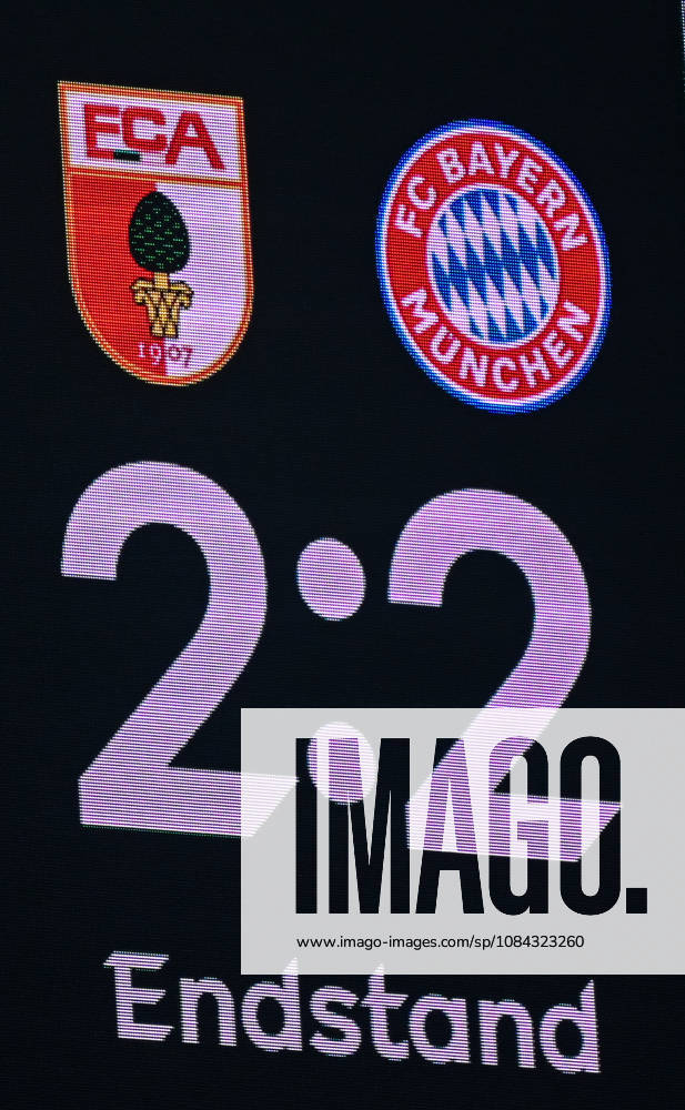 Fussball 1.Bundesliga, FC Augsburg - Bayern München v.l. Anzeigetafel Spielende 2:2 Augsburg