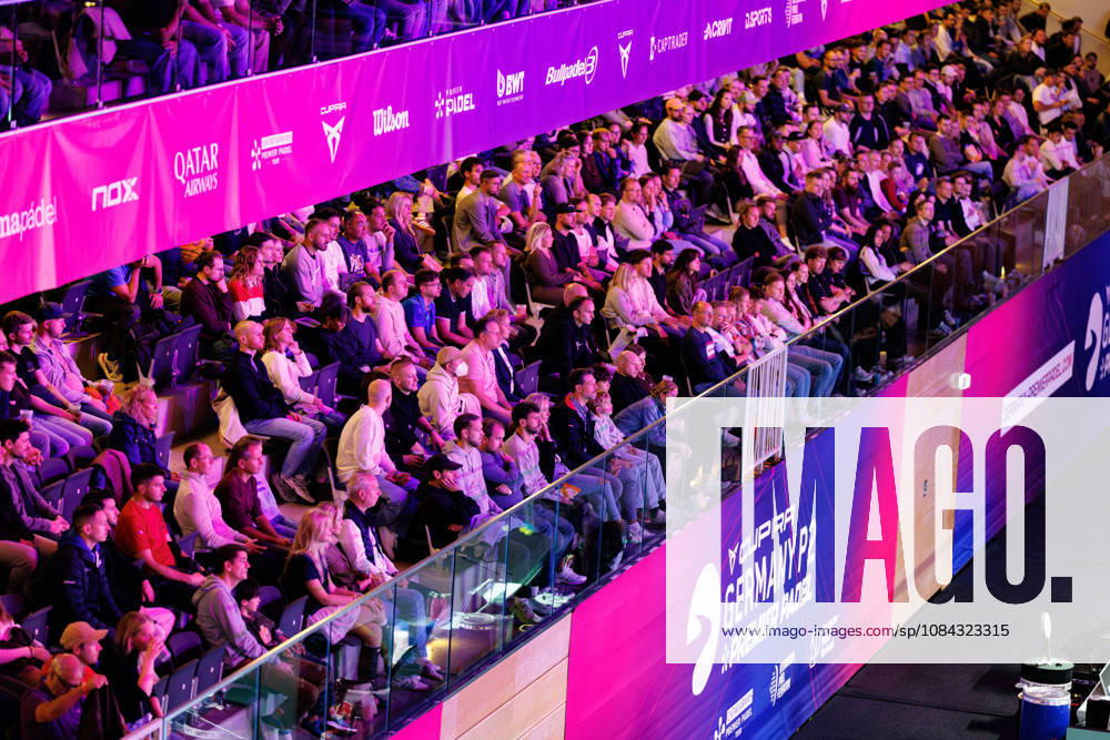 DÜSSELDORF, GERMANY - 10 OCTOBER 2026: Image shows a feature of attendence in CASTELLO Düsseldorf during CUPRA Germany Premier Padel P2 2026 Day 7: Semifinals at CASTELLO Düsseldorf on 10 10 2026 in Düsseldorf, Germany. Germany
