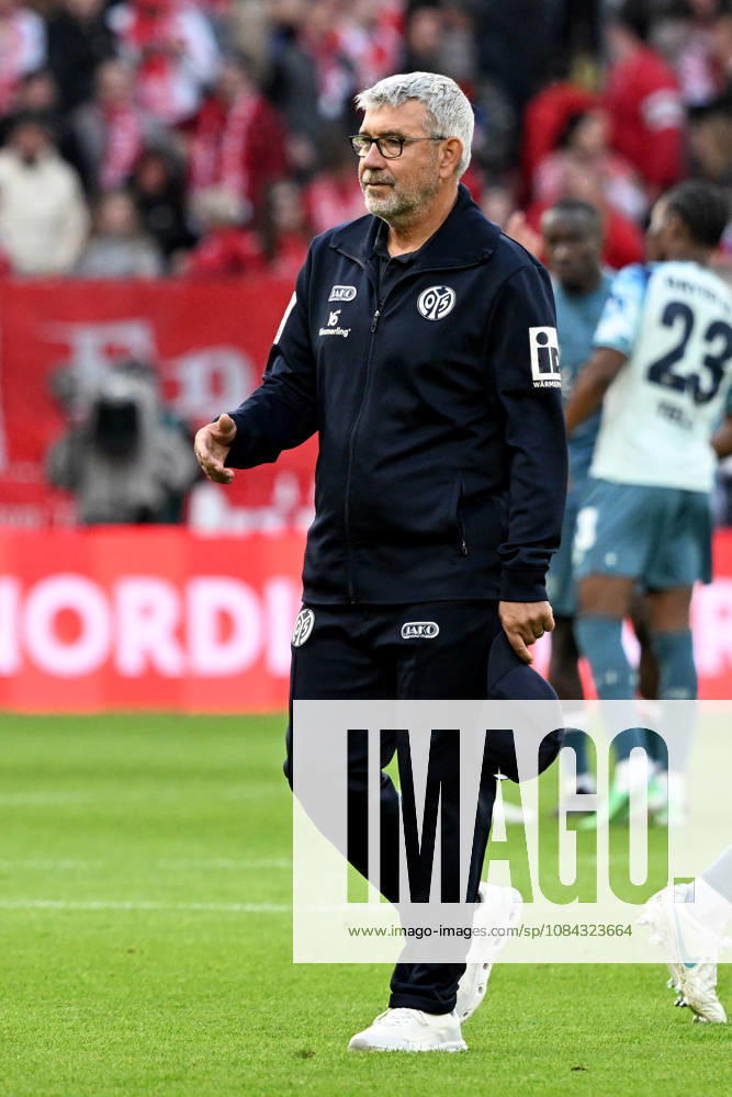 Fussball 1.Bundesliga, FSV Mainz 05 - Bayer 04 Leverkusen v.l. Trainer Urs Fischer (FSV Mainz 05) Mainz