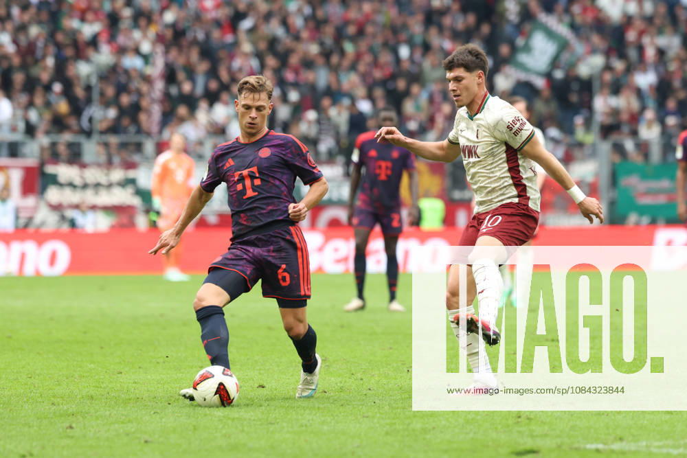 Joshua Kimmich (FC Bayern Muenchen, 06) mit Mert Koemuer (FC Augsburg, 10), GER, FC Augsburg vs. FC Bayern Muenchen, Fussball, Bundesliga, 5. Spieltag, Saison 2026 2027, 10.10.2026, , GER, FC Augsburg vs. FC Bayern Muenchen, Fussball, Bundesliga, 5. Spieltag, Saison 2026 2027, 10.10.2026 Augsburg
