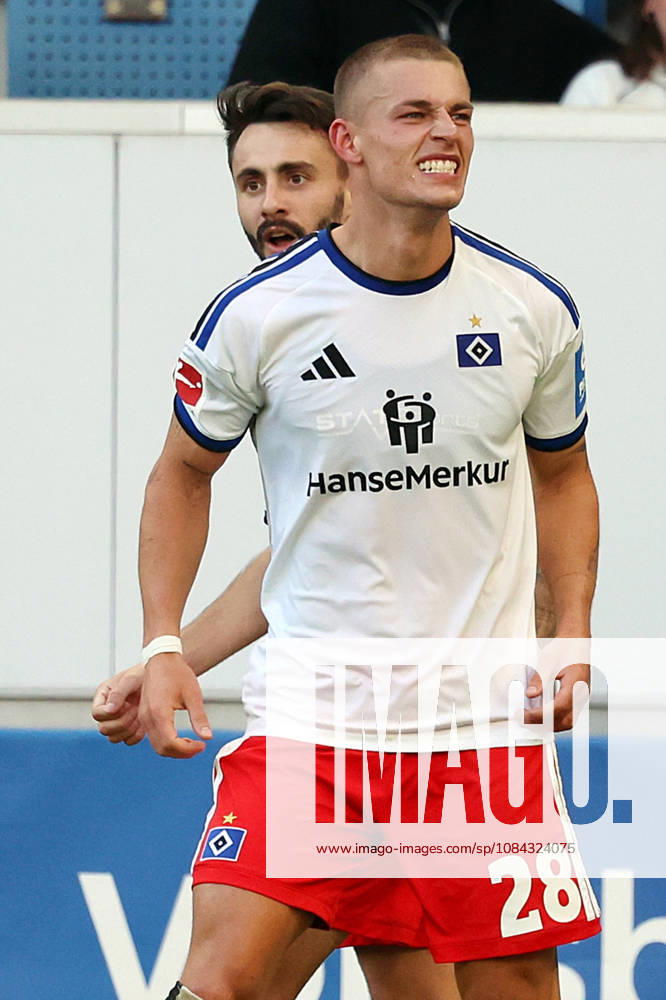 Fussball 1.Bundesliga, TSG 1899 Hoffenheim - Hamburger SV v.l. Torjubel nach dem Tor zum celebrating the goal celebrate 2:3 durch Miro Muheim (Hamburger SV) Sinsheim