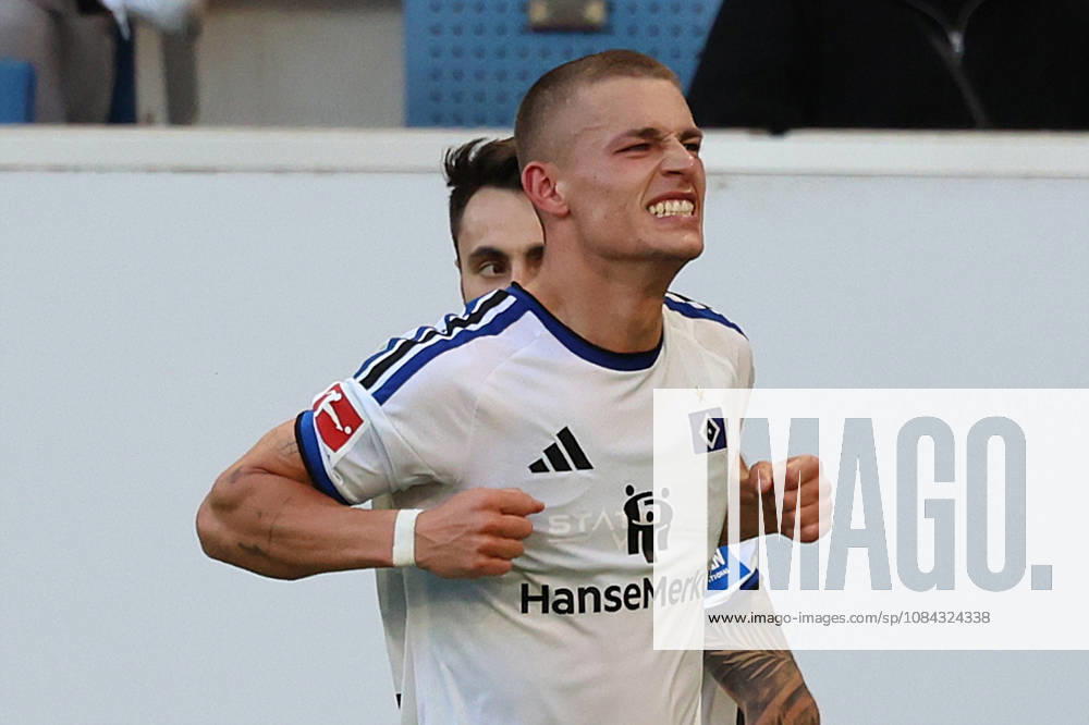 Fussball 1.Bundesliga, TSG 1899 Hoffenheim - Hamburger SV v.l. Torjubel nach dem Tor zum celebrating the goal celebrate 2:3 durch Miro Muheim (Hamburger SV) Sinsheim