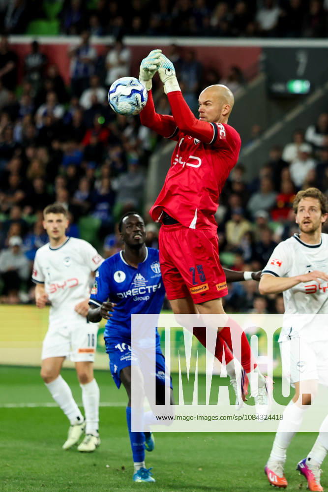 MELBOURNE, AUSTRALIA - OCTOBER 10: Jack Duncan of Melbourne Victory FC drops the ball whilst playing South Melbourne FC during the Australia Cup Final match at AAMI Park on October 10, 2026 in Melbourne, Austr0alia. South Melbourne FC V Melbourne Victory FC - Australia Cup 2026 Final - ZUMAp121 20261010_zsp_p121_085