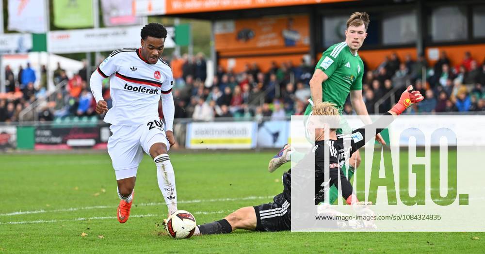 Fussball - Saison 2026 2027 - Regionalliga Bayern - 04. Spieltag: SpVgg Ansbach - 1. FC Nürnberg FCN II ( Club ) - DoGe - - Eliyah Rau (20, 1. FC Nürnberg FCN II ) Nils Leidenberger (30, SpVgg Ansbach )