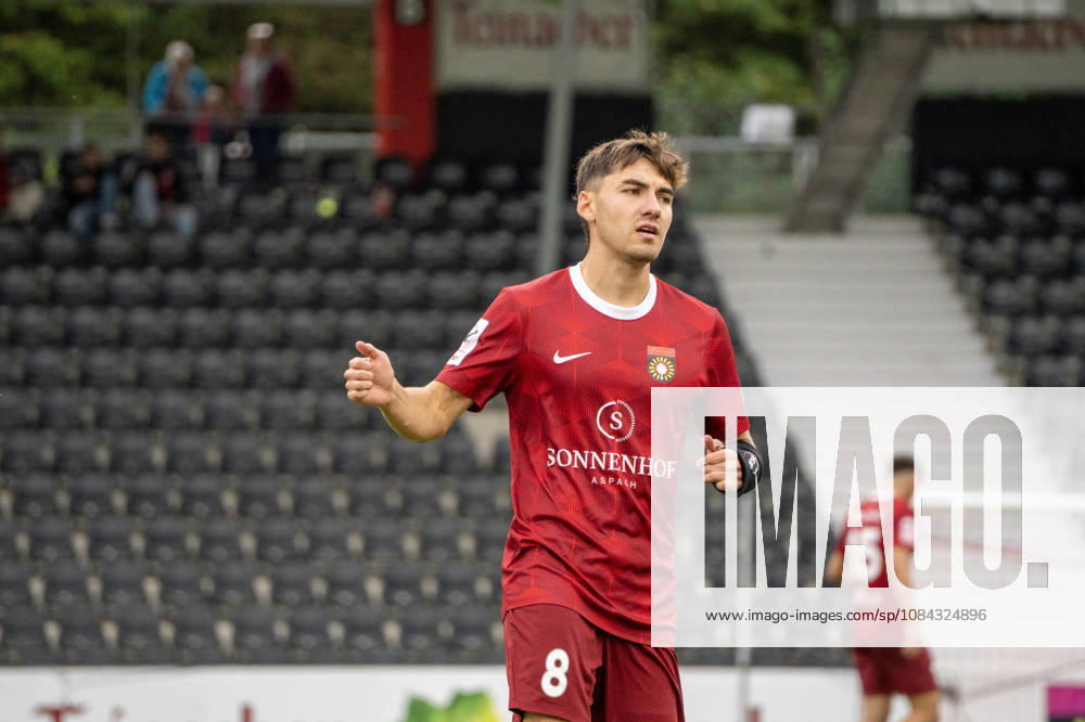 Fussball 3.Liga, SG Sonnenhof Grossaspach - SV Waldhof Mannheim v.l. Jan Elias Rahn (SG Sonnenhof Großaspach) Aspach