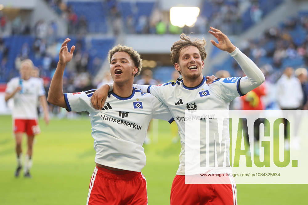 Fussball 1.Bundesliga, TSG 1899 Hoffenheim - Hamburger SV v.l. nach dem Spiel, after the match Alexander Rossing-Lelesiit (Hamburger SV) Yussuf Poulsen (Hamburger SV) bedankt sich bei den Fans, applauds the fans Sinsheim