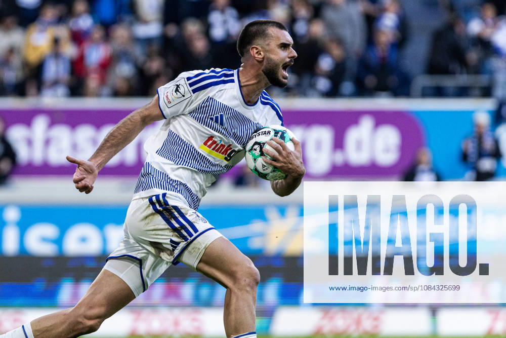 3.Liga: MSV Duisburg TSG Hoffenheim II; 10.10.2026 MSV Duisburg bejubelt das Tor, 1:2 3.Liga 8.Spieltag: MSV Duisburg TSG Hoffenheim II; Schauinsland-Reisen-Arena, Duisburg, 10.10.2026 DFB regulations prohibit any use of photographs as image sequences and or quasi video.