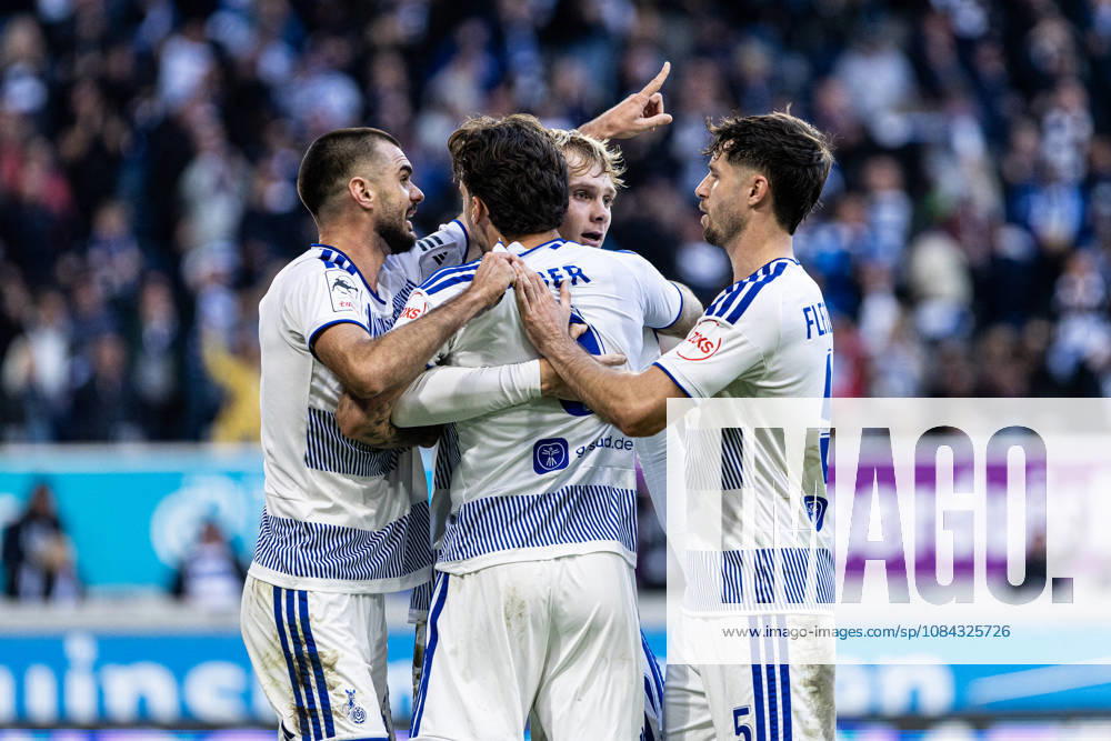 3.Liga: MSV Duisburg TSG Hoffenheim II; 10.10.2026 MSV Duisburg bejubelt das Tor, 2:2 durch Peter Remmert (MSV Duisburg, 39) 3.Liga 8.Spieltag: MSV Duisburg TSG Hoffenheim II; Schauinsland-Reisen-Arena, Duisburg, 10.10.2026 DFB regulations prohibit any use of photographs as image sequences and or quasi video.