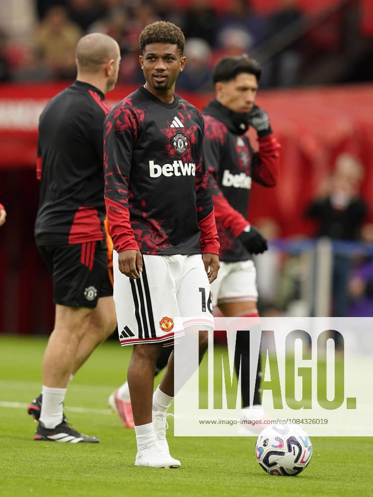 Manchester, England, 10th October 2026. Amad Diallo of Manchester United, ManU warms up during the Manchester United vs Tottenham Hotspur Premier League match at Old Trafford, Manchester. Picture credit should read: Andrew Yates Sportimage . SPI_010_AY_MANUTD_SPURS SPI-5058-0011