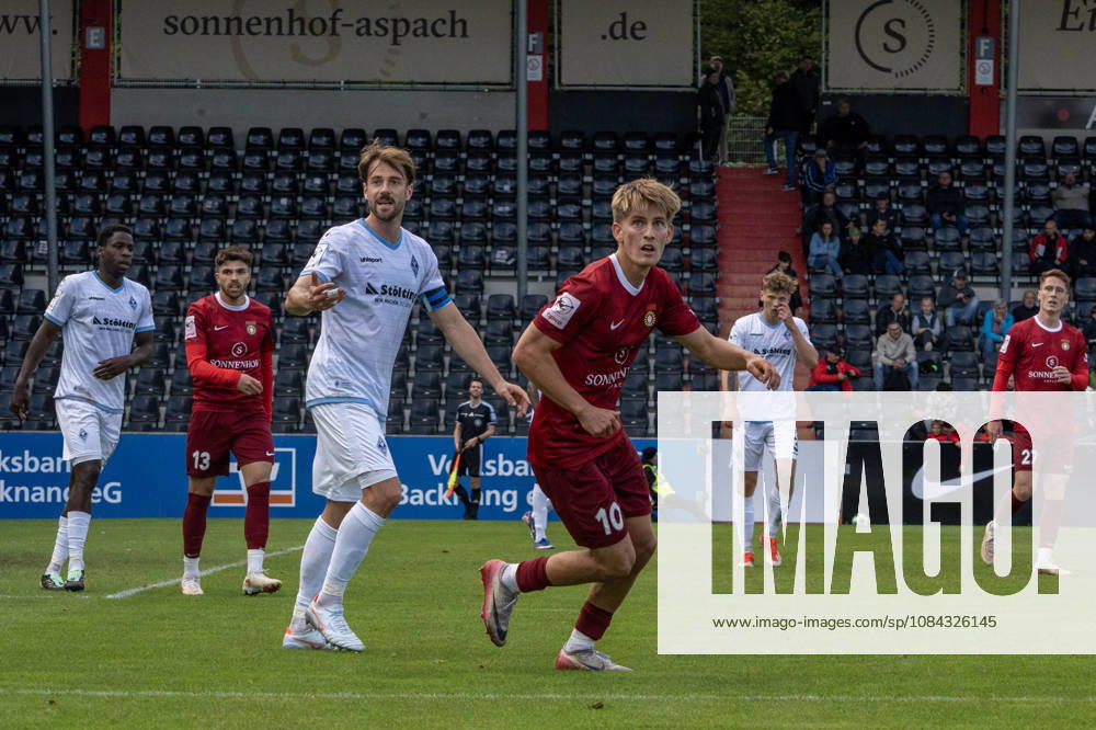 Fussball 3.Liga, SG Sonnenhof Grossaspach - SV Waldhof Mannheim v.l. Spielszene mit Lukas Stoppel (SG Sonnenhof Großaspach) Aspach