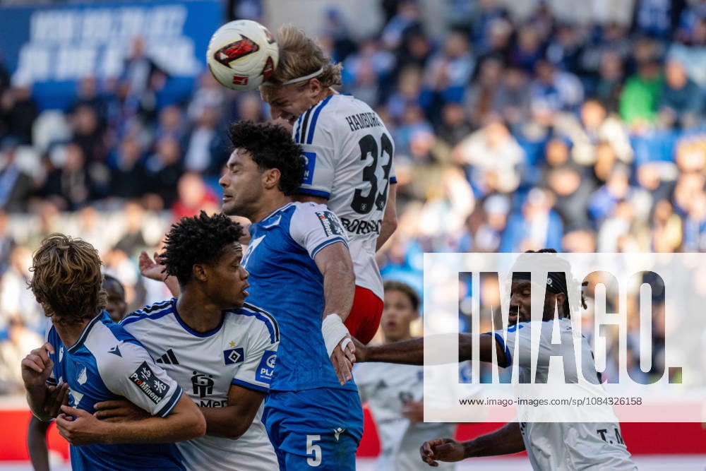 Ozan Kabak (TSG 1899 Hoffenheim) und Sebastiaan Bornauw (Hamburger SV). Deutschland, Sinsheim, 10.10.2026, Fussball, Bundesliga: TSG 1899 Hoffenheim vs Hamburger SV, Saison 2026 2027, 5. Spieltag, SNP Arena DFL DFB REGULATIONS PROHIBIT ANY USE OF PHOTOGRAPHS AS IMAGE SEQUENCES AND OR QUASI-VIDEO.