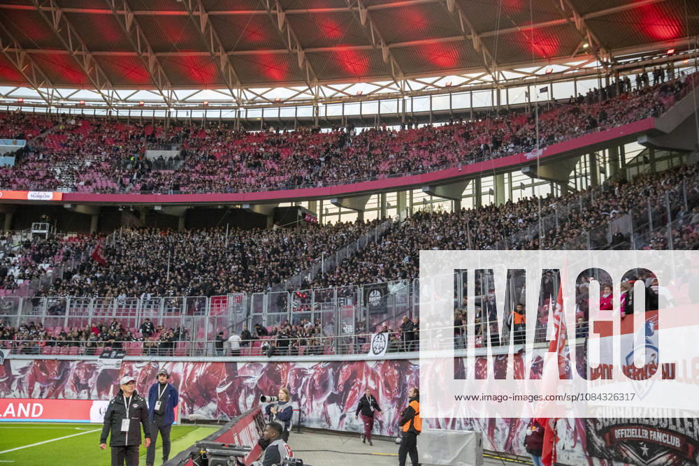 GER, Leipzig, Fussball, Bundesliga, 5. Spieltag, RB Leipzig vs. Eintracht Frankfurt im Bild v.l.: Gaestefans, Gaesteblock von Frankfurt 10.10.2026, Red-Bull Arena Leipzig DFL DFB REGULATIONS PROHIBIT ANY USE OF PHOTOGRAPHS AS IMAGE SEQUENCES AND OR QUASI-VIDEO, Leipzig Red-Bull Arena Sachsen Germany