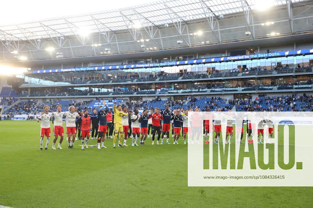 Fussball 1.Bundesliga, TSG 1899 Hoffenheim - Hamburger SV v.l. HSV Mannschaft, Spieler, jubeln nach Spielende, Team, Player, celebrate at the end of the match Sinsheim