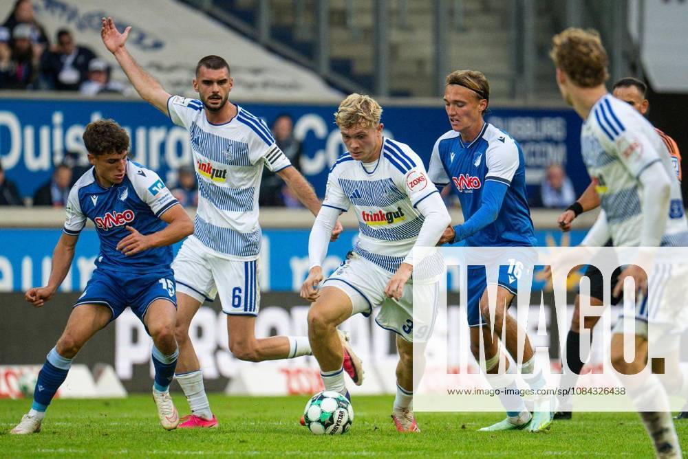 Fußball 3.Liga MSV Duisburg - TSG Hoffenheim II am 10.10.26 in der Schauinsland-Reisen Arena in Duisburg Peter Remmert ( Duisburg ) Duisburg