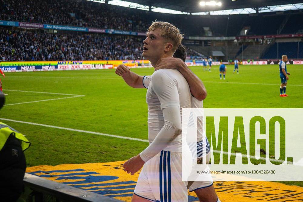 Fußball 3.Liga MSV Duisburg - TSG Hoffenheim II am 10.10.26 in der Schauinsland-Reisen Arena in Duisburg Torjubel zum 3:2 durch Peter Remmert ( Duisburg ) Duisburg