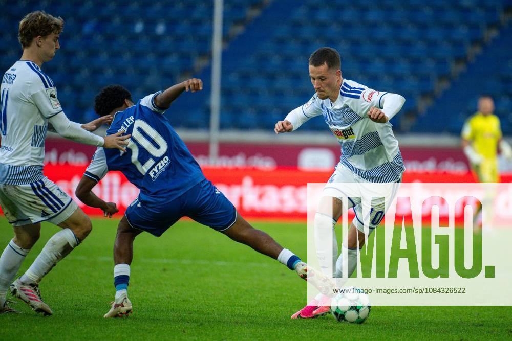 Fußball 3.Liga MSV Duisburg - TSG Hoffenheim II am 10.10.26 in der Schauinsland-Reisen Arena in Duisburg Christian Viet ( Duisburg ) Duisburg