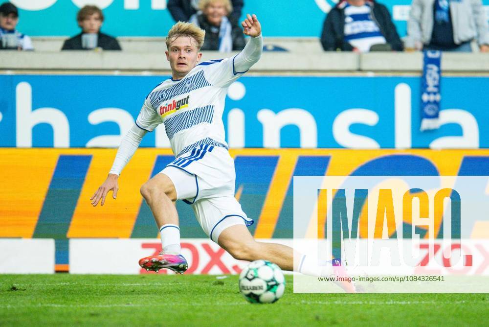 Fußball 3.Liga MSV Duisburg - TSG Hoffenheim II am 10.10.26 in der Schauinsland-Reisen Arena in Duisburg Peter Remmert ( Duisburg ) Duisburg
