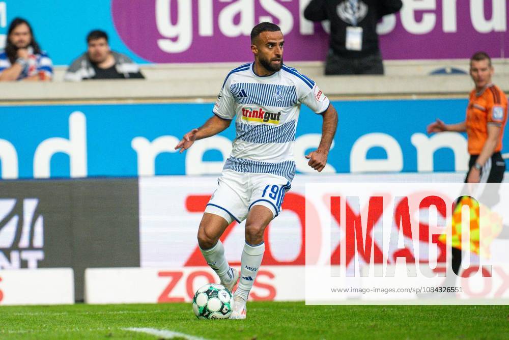 Fußball 3.Liga MSV Duisburg - TSG Hoffenheim II am 10.10.26 in der Schauinsland-Reisen Arena in Duisburg Ramien Safi ( Duisburg ) Duisburg