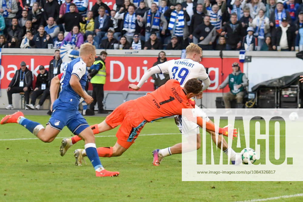 Peter Remmert (Duisburg 39) erzielt das Tor zum 3:2 10.10.2026 ¢ Fussball ¢ MSV Duisburg vs TSG 1899 Hoffenheim II, Schauinsland-Reisen-Arena, Duisburg, DFB DFL REGULATIONS PROHIBIT ANY USE OF PHOTOGRAPHS AS IMAGE SEQUENCES AND OR QUASI-VIDEO NRW Germany