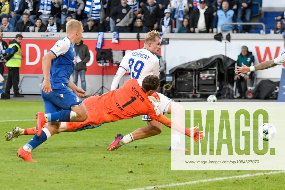 Peter Remmert (Duisburg 39) erzielt das Tor zum 3:2 10.10.2026 ¢ Fussball ¢ MSV Duisburg vs TSG 1899 Hoffenheim II, Schauinsland-Reisen-Arena, Duisburg, DFB DFL REGULATIONS PROHIBIT ANY USE OF PHOTOGRAPHS AS IMAGE SEQUENCES AND OR QUASI-VIDEO NRW Germany