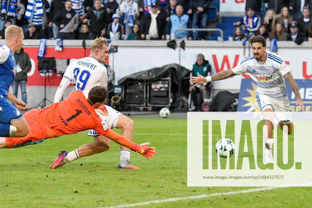 Peter Remmert (Duisburg 39) erzielt das Tor zum 3:2 10.10.2026 ¢ Fussball ¢ MSV Duisburg vs TSG 1899 Hoffenheim II, Schauinsland-Reisen-Arena, Duisburg, DFB DFL REGULATIONS PROHIBIT ANY USE OF PHOTOGRAPHS AS IMAGE SEQUENCES AND OR QUASI-VIDEO NRW Germany
