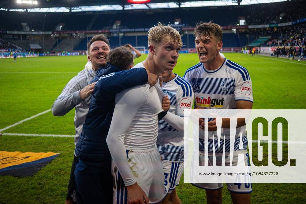 Fußball 3.Liga MSV Duisburg - TSG Hoffenheim II am 10.10.26 in der Schauinsland-Reisen Arena in Duisburg Torjubel zum 3:2 durch Peter Remmert ( Duisburg ) Duisburg