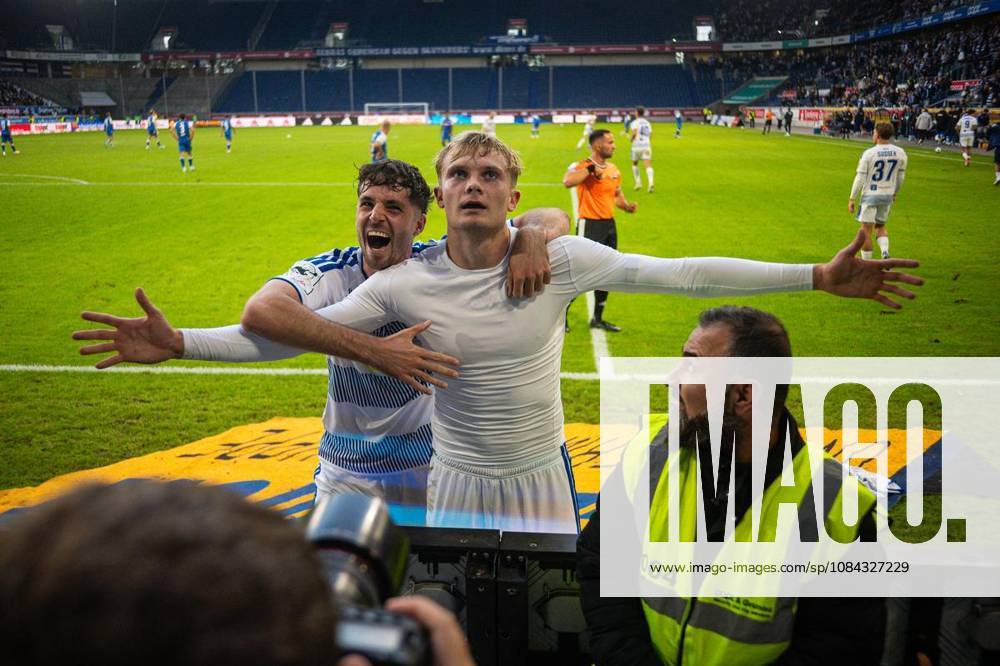 Fußball 3.Liga MSV Duisburg - TSG Hoffenheim II am 10.10.26 in der Schauinsland-Reisen Arena in Duisburg Torjubel zum 3:2 durch Peter Remmert ( Duisburg ) Duisburg