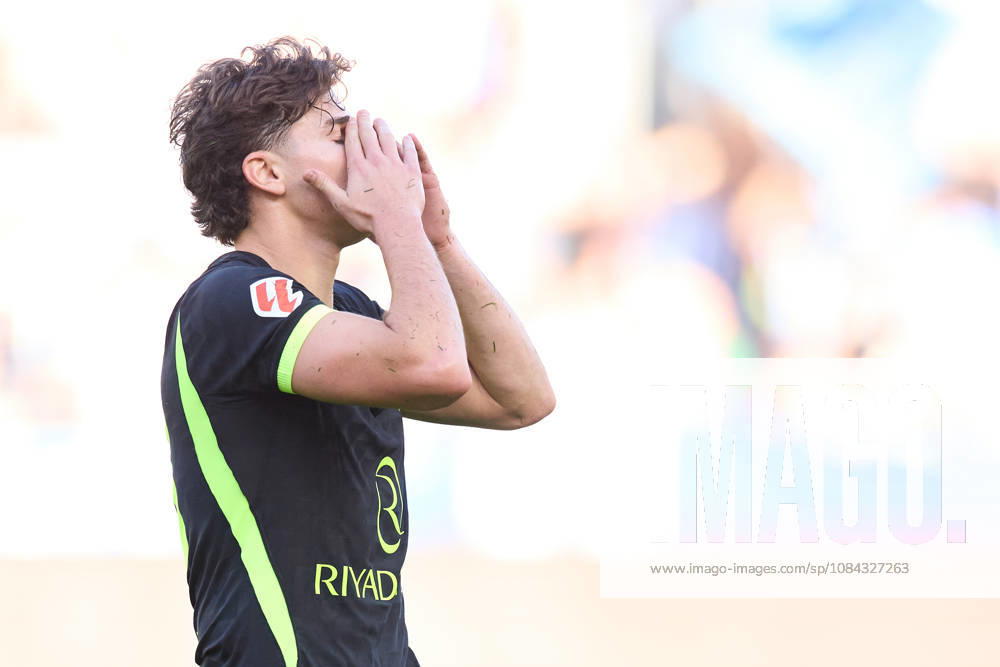 Julian Alvarez of Deportivo Alaves reacts during the LaLiga EA Sports match between Deportivo Alaves and Atletico de Madrid at Mendizorrotza on October 10, 2026, in Vitoria, Spain. Deportivo Alaves V Atletico De Madrid - La Liga EA Sports - ZUMAa181 20261010_zaa_a181_047