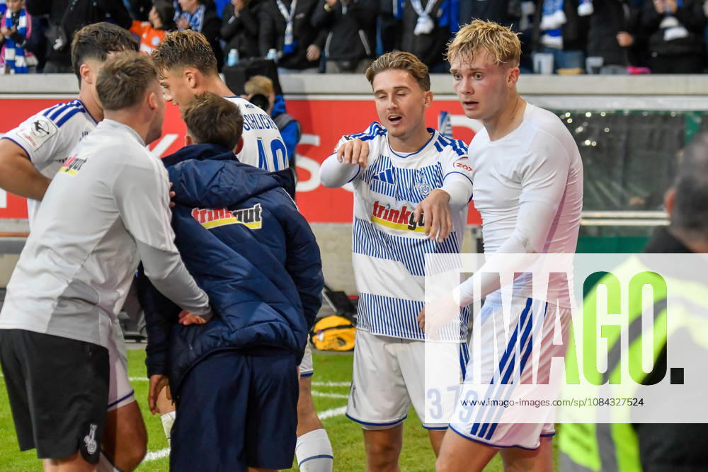 Peter Remmert (Duisburg 39) jubelt nach dem Tor zum 3:2 mit der Mannschaft 10.10.2026 ¢ Fussball ¢ MSV Duisburg vs TSG 1899 Hoffenheim II, Schauinsland-Reisen-Arena, Duisburg, DFB DFL REGULATIONS PROHIBIT ANY USE OF PHOTOGRAPHS AS IMAGE SEQUENCES AND OR QUASI-VIDEO NRW Germany