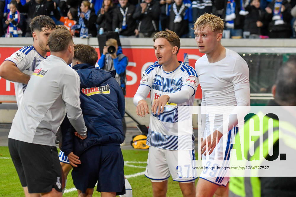 Peter Remmert (Duisburg 39) jubelt nach dem Tor zum 3:2 mit der Mannschaft 10.10.2026 ¢ Fussball ¢ MSV Duisburg vs TSG 1899 Hoffenheim II, Schauinsland-Reisen-Arena, Duisburg, DFB DFL REGULATIONS PROHIBIT ANY USE OF PHOTOGRAPHS AS IMAGE SEQUENCES AND OR QUASI-VIDEO NRW Germany