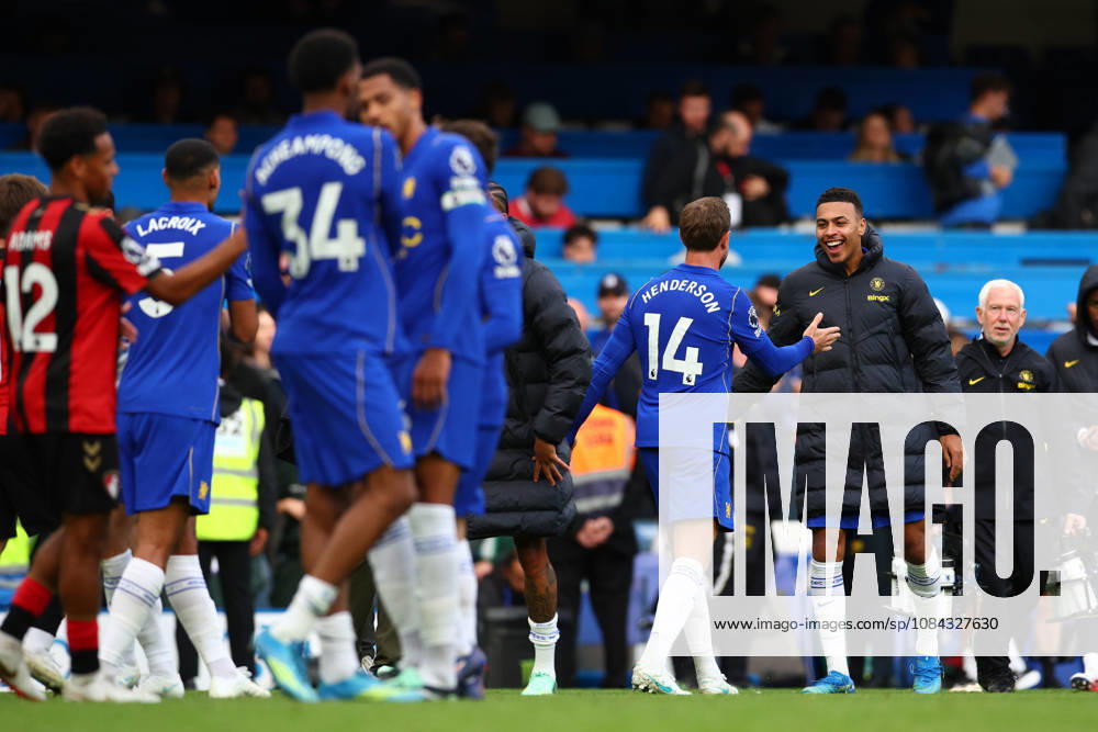 Premier League: Chelsea v AFC Bournemouth LONDON, UK - 10th Oct 2026: Jordan Henderson and Morgan Rogers of Chelsea celebrate after the Premier League match between Chelsea FC and AFC Bournemouth at Stamford Bridge London Stamford Bridge England United Kingdom