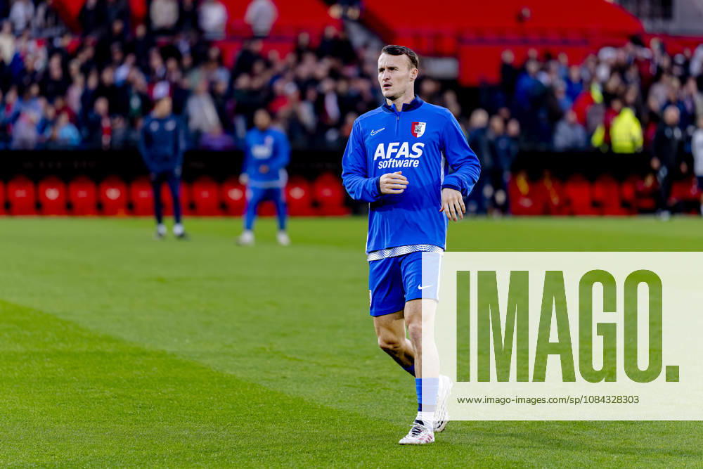ROTTERDAM - AZ Alkmaar midfielder Peer Koopmeiners during the Vriendenloterij Eredivisie match between Feyenoord and AZ at De Kuip on 10 October 2026 in Rotterdam, Netherlands. (Photo by DeFodi Images) -