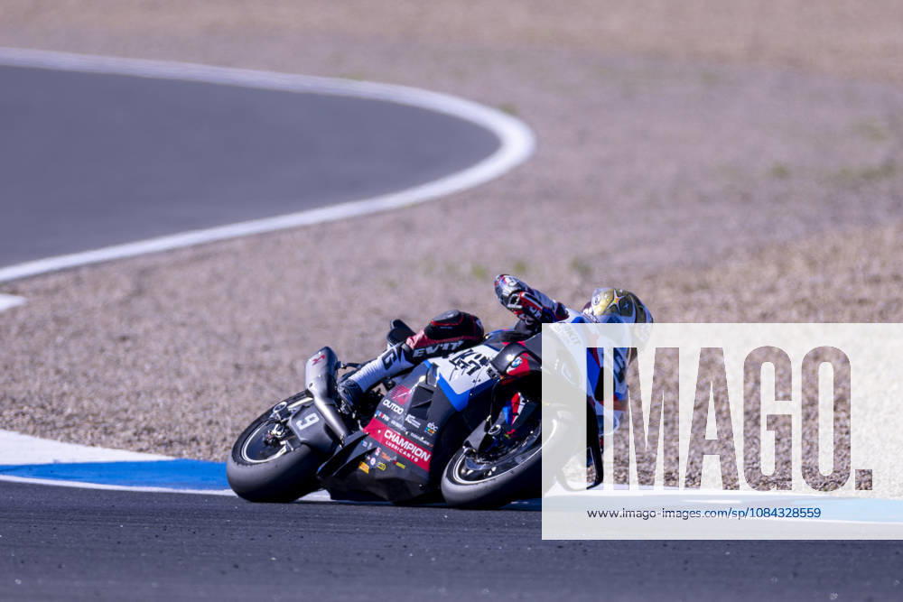 ESTORIL, PORTUGAL - OCTOBER 10: Danilo Petricci of Italy and Rokit BMW Motored WorldSBK Team competes during Race 1 during day two of the World Superbikes Estoril Round at Circuito Estoril on October 10, 2026 in Estoril, Portugal. Cascais Portugal - ZUMAl192 20261010_zsp_l192_014