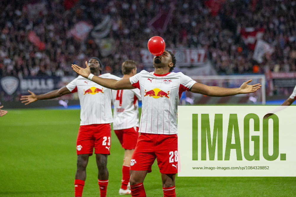 GER, Leipzig, Fussball, Bundesliga, 5. Spieltag, RB Leipzig vs. Eintracht Frankfurt im Bild v.l.: Christopher Nkunku (RB Leipzig 28), Torjubel 10.10.2026, Red-Bull Arena Leipzig DFL DFB REGULATIONS PROHIBIT ANY USE OF PHOTOGRAPHS AS IMAGE SEQUENCES AND OR QUASI-VIDEO, Leipzig Red-Bull Arena Sachsen Germany