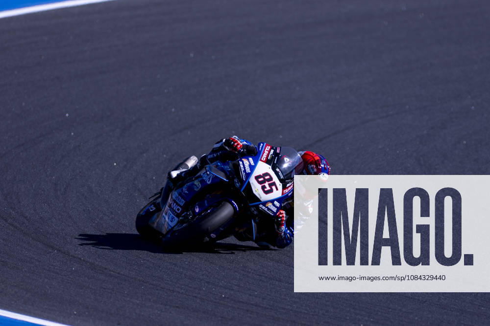 ESTORIL, PORTUGAL - OCTOBER 10: Twan Smits of Netherlands and Motoxracing WorldSBK Team competes during Race 1 during day two of the World Superbikes Estoril Round at Circuito Estoril on October 10, 2026 in Estoril, Portugal. Cascais Portugal - ZUMAl192 20261010_zsp_l192_022
