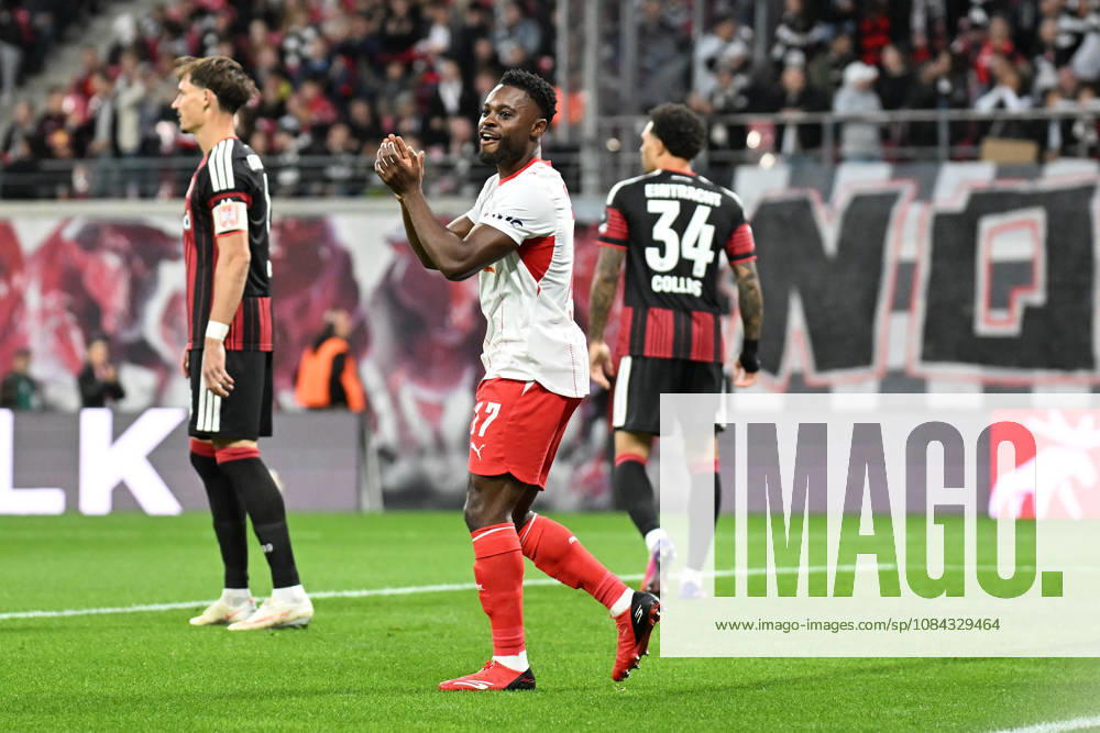 Fußball I Herren I Saison 2026-2027 I Bundesliga I 5. Spieltag I RB Leipzig - Eintracht Frankfurt I 10.10.2026 Torjubel Ridle Baku (17, RB Leipzig) Freisteller, Nahaufnahme, Porträt, Portrait, Einzelfoto, Einzelbild, Körper Leipzig Red Bull Arena Sachsen Deutschland