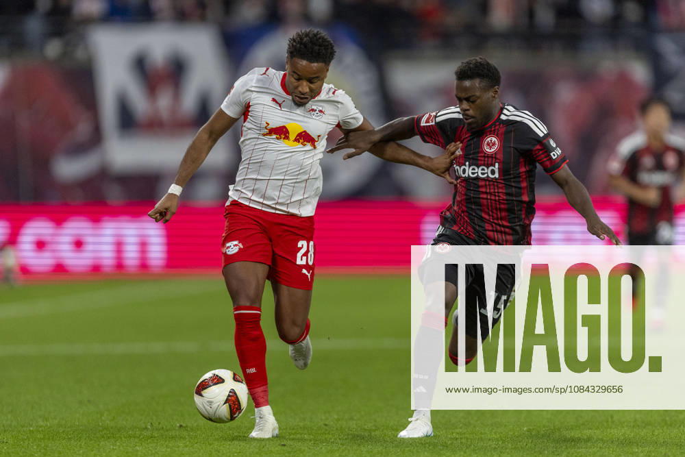 GER, Leipzig, Fussball, Bundesliga, 5. Spieltag, RB Leipzig vs. Eintracht Frankfurt im Bild v.l.: Christopher Nkunku (RB Leipzig 28), Noel Aseko (Eintracht Frankfurt 15), Zweikampf 10.10.2026, Red-Bull Arena Leipzig DFL DFB REGULATIONS PROHIBIT ANY USE OF PHOTOGRAPHS AS IMAGE SEQUENCES AND OR QUASI-VIDEO, Leipzig Red-Bull Arena Sachsen Germany