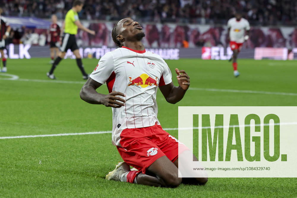 Ezechiel Banzuzi (RB Leipzig) bejubelt seinen Treffer zum 1:0 waehrend des spiels der 1. Bundesliga zwischen RB Leipzig und Eintracht Frankfurt, Red Bull Arena am 10. October 2026 in Leipzig, Deutschland. (Foto von Marco Steinbrenner DeFodi Images) +++ Ezechiel Banzuzi (RB Leipzig) celebrates after scoring his teams first goal during the Bundesliga match between RB Leipzig and Eintracht Frankfurt at Red Bull Arena on October 10, 2026 in Leipzig, Germany. (Photo by Marco Steinbrenner DeFodi Images) DFB DFL REGULATIONS PROHIBIT ANY USE OF PHOTOGRAPHS AS IMAGE SEQUENCES AND OR QUASI-VIDEO. (Photo by Marco Steinbrenner DeFodi Images) -