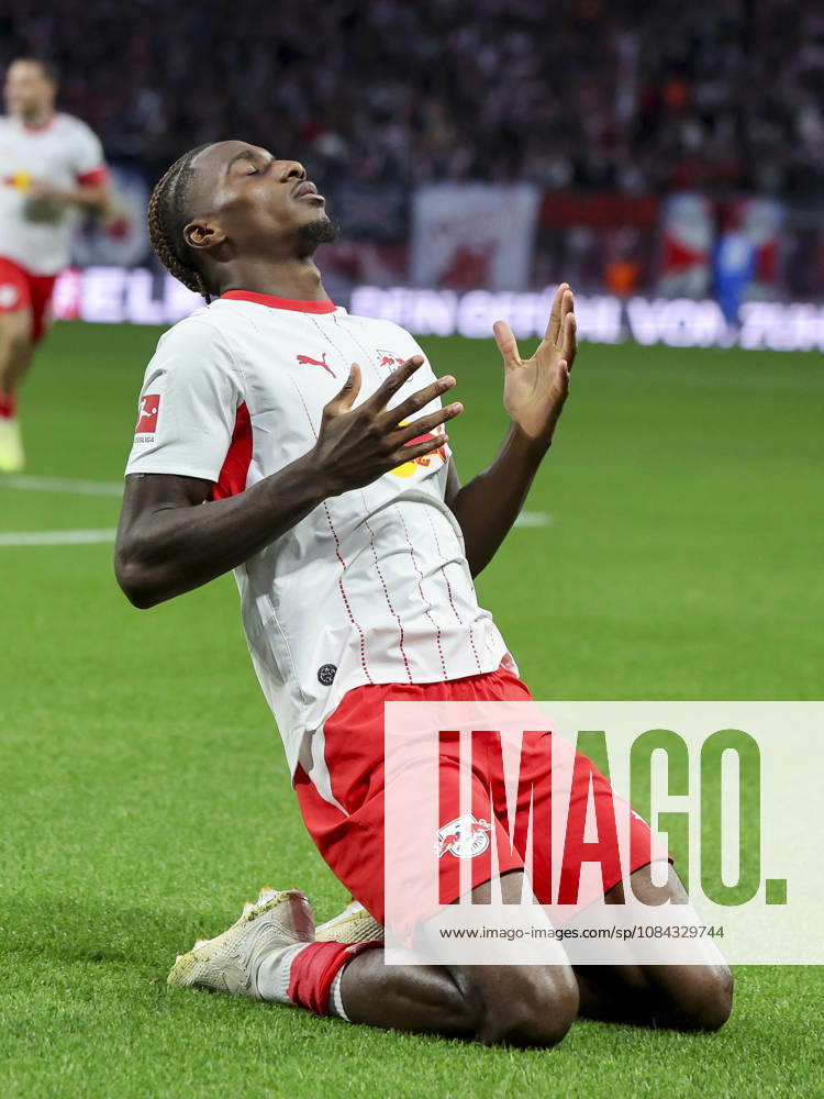 Ezechiel Banzuzi (RB Leipzig) bejubelt seinen Treffer zum 1:0 waehrend des spiels der 1. Bundesliga zwischen RB Leipzig und Eintracht Frankfurt, Red Bull Arena am 10. October 2026 in Leipzig, Deutschland. (Foto von Marco Steinbrenner DeFodi Images) +++ Ezechiel Banzuzi (RB Leipzig) celebrates after scoring his teams first goal during the Bundesliga match between RB Leipzig and Eintracht Frankfurt at Red Bull Arena on October 10, 2026 in Leipzig, Germany. (Photo by Marco Steinbrenner DeFodi Images) DFB DFL REGULATIONS PROHIBIT ANY USE OF PHOTOGRAPHS AS IMAGE SEQUENCES AND OR QUASI-VIDEO. (Photo by Marco Steinbrenner DeFodi Images) -