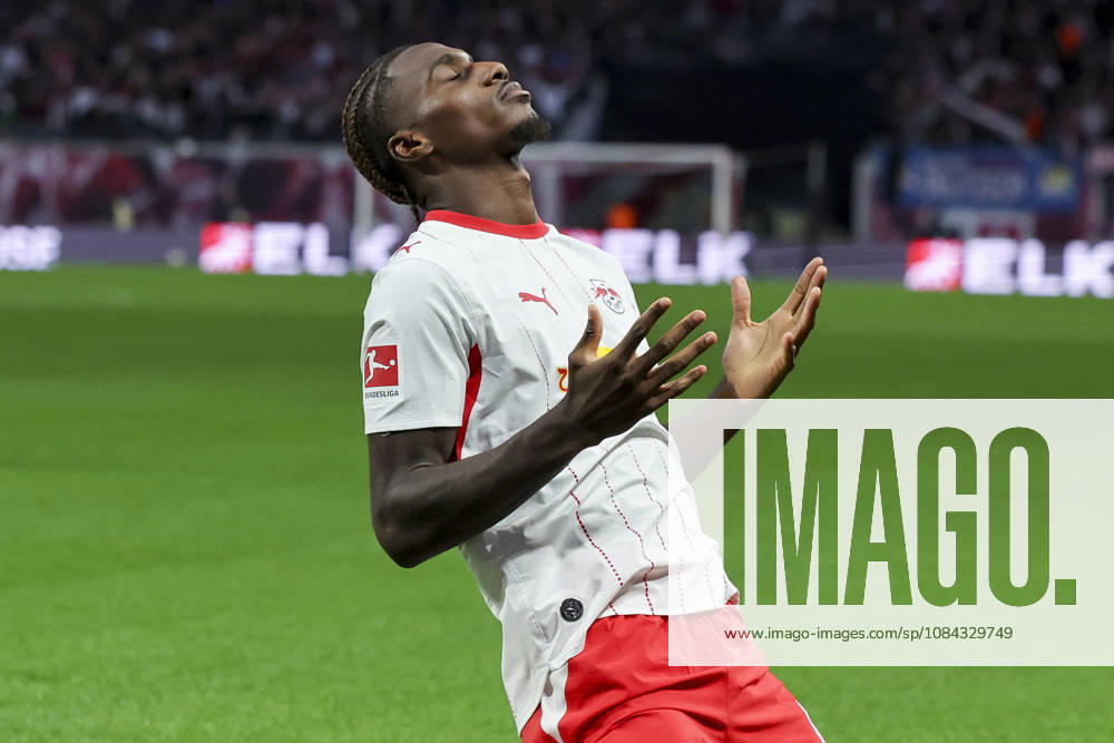 Ezechiel Banzuzi (RB Leipzig) bejubelt seinen Treffer zum 1:0 waehrend des spiels der 1. Bundesliga zwischen RB Leipzig und Eintracht Frankfurt, Red Bull Arena am 10. October 2026 in Leipzig, Deutschland. (Foto von Marco Steinbrenner DeFodi Images) +++ Ezechiel Banzuzi (RB Leipzig) celebrates after scoring his teams first goal during the Bundesliga match between RB Leipzig and Eintracht Frankfurt at Red Bull Arena on October 10, 2026 in Leipzig, Germany. (Photo by Marco Steinbrenner DeFodi Images) DFB DFL REGULATIONS PROHIBIT ANY USE OF PHOTOGRAPHS AS IMAGE SEQUENCES AND OR QUASI-VIDEO. (Photo by Marco Steinbrenner DeFodi Images) -