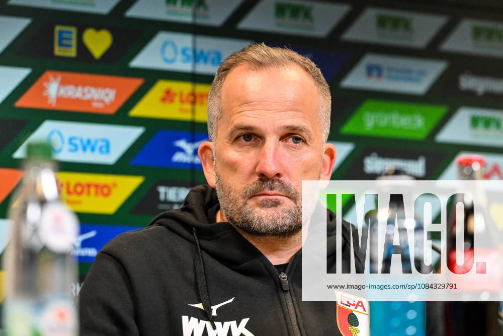 GER, Fußball, Herren, 1. Bundesliga, 5. Spieltag, FC Augsburg vs FC Bayern München Manuel Baum (FC Augsburg), Pressekonferenz nach Spielende Augsburg WWK-Arena Bayern Deutschland