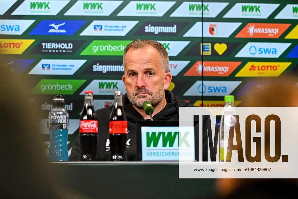 GER, Fußball, Herren, 1. Bundesliga, 5. Spieltag, FC Augsburg vs FC Bayern München Manuel Baum (FC Augsburg), Pressekonferenz nach Spielende Augsburg WWK-Arena Bayern Deutschland