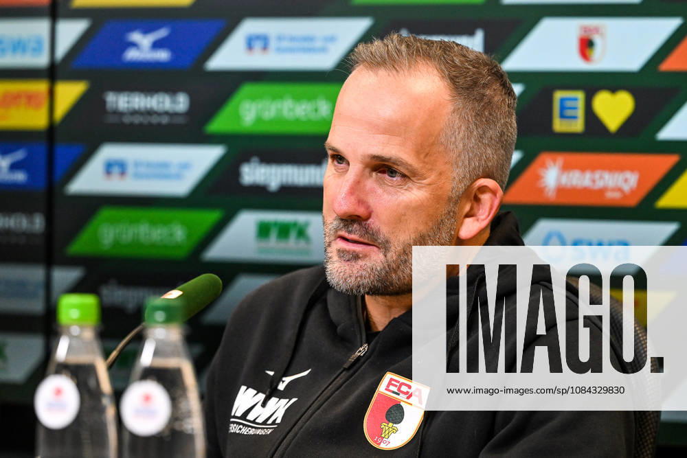 GER, Fußball, Herren, 1. Bundesliga, 5. Spieltag, FC Augsburg vs FC Bayern München Manuel Baum (FC Augsburg), Pressekonferenz nach Spielende Augsburg WWK-Arena Bayern Deutschland