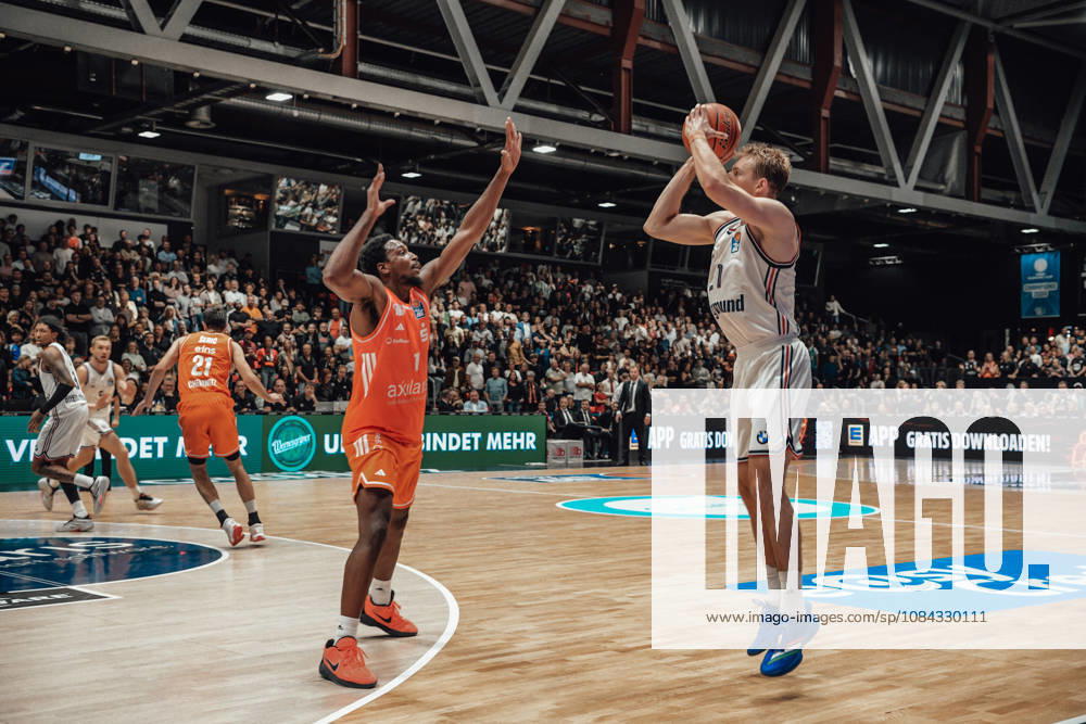 EasyCredit Basketball Bundesliga, 5. Spieltag, Niners Chemnitz -Bayern München 10.10.2026 ab 16:00 Uhr Chemnitz, Chemnitz Arena Im Foto: 01 Phlandrous Fleming JR, 01 Oscar da Silva easyCredit Basketball Bundesliga, 5. Spieltag, Niners Chemnitz - Bayern München Chemnitz Sachsen Deutschland
