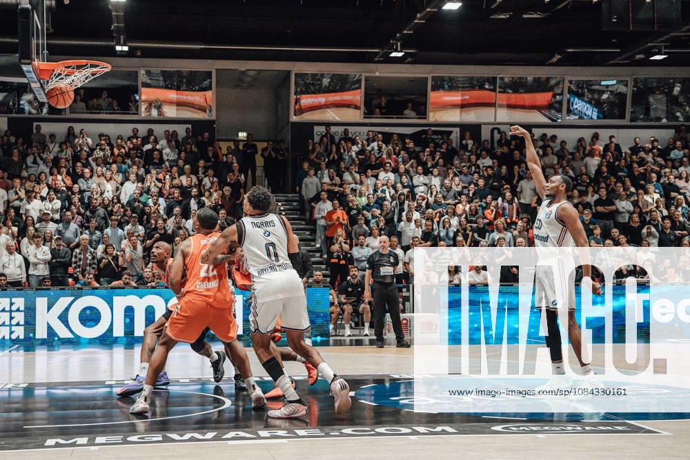 EasyCredit Basketball Bundesliga, 5. Spieltag, Niners Chemnitz -Bayern München 10.10.2026 ab 16:00 Uhr Chemnitz, Chemnitz Arena Im Foto: 22 Nighaeal Ceaser, 00 Miles Norris, 50 Austin Wiley easyCredit Basketball Bundesliga, 5. Spieltag, Niners Chemnitz - Bayern München Chemnitz Sachsen Deutschland