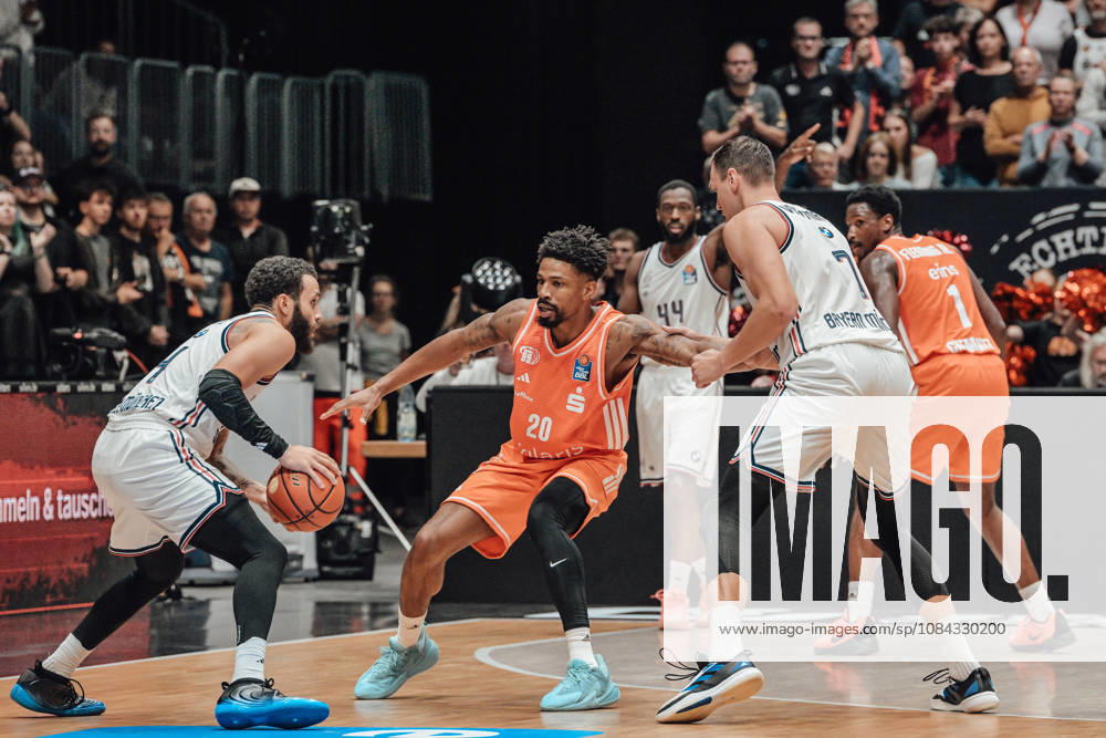 EasyCredit Basketball Bundesliga, 5. Spieltag, Niners Chemnitz -Bayern München 10.10.2026 ab 16:00 Uhr Chemnitz, Chemnitz Arena Im Foto: 20 Urald King, 07 Johannes Voigtmann easyCredit Basketball Bundesliga, 5. Spieltag, Niners Chemnitz - Bayern München Chemnitz Sachsen Deutschland