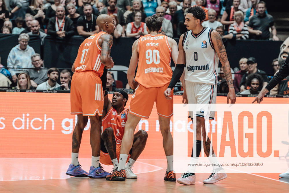 EasyCredit Basketball Bundesliga, 5. Spieltag, Niners Chemnitz -Bayern München 10.10.2026 ab 16:00 Uhr Chemnitz, Chemnitz Arena Im Foto: 17 Darion Atkins, 90 Jannis von Seckendorf, 02 Stefan Smith, 00 Miles Norris easyCredit Basketball Bundesliga, 5. Spieltag, Niners Chemnitz - Bayern München Chemnitz Sachsen Deutschland