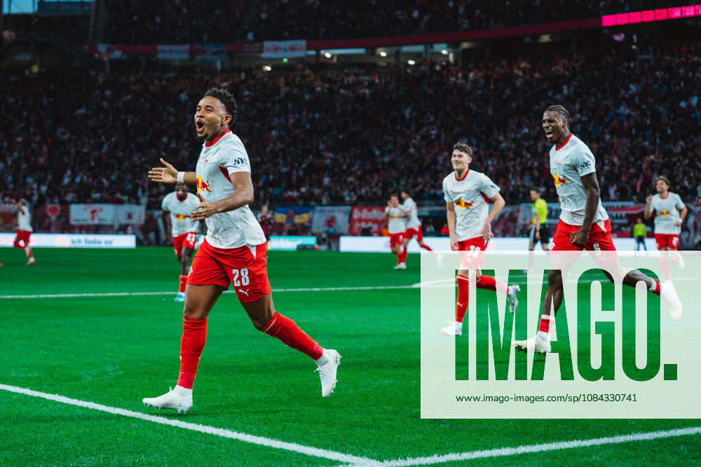 Christopher Nkunku (RB Leipzig, 28) goal celebration RB Leipzig vs Eintracht Frankfurt, Bundesliga, Germany, Football, 26 27, GER, Leipzig, Red Bull Arena Stadium DFL regulations prohibit any use of photographs as image sequences and or quasi-video.DFL regulations prohibit any use of photographs as image sequences and or quasi-video. Leipzig Red Bull Arena, Leipzig Sachsen GER