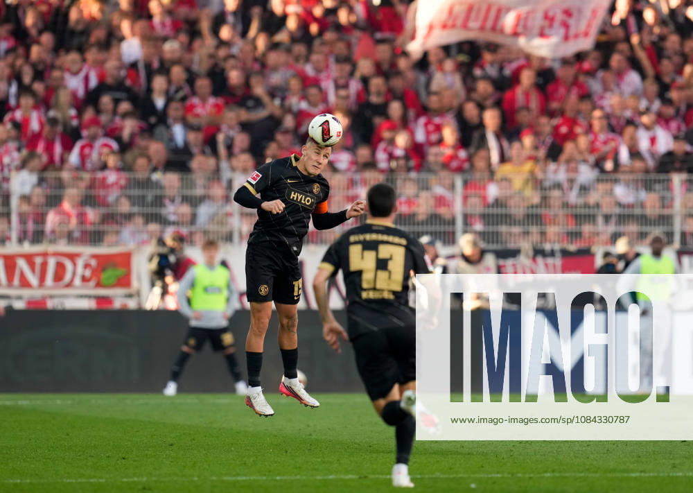 Lukas Finn Pinckert (SV Elversberg, 19) koepft den Ball. GER, 1.FC Union Berlin vs SV Elversberg, 1. Bundesliga, 5. Spieltag, Saison 2026-27, Stadion An der Alten Foersterei, Berlin, 10.10.2026 DFL REGULATIONS PROHIBIT ANY USE OF PHOTOGRAPHS AS IMAGE SEQUENCES AND OR QUASI-VIDEO 1.FC Union Berlin vs SV Elversberg, 1. Bundesliga, 5. Spieltag, Saison 2026-27, 10.10.2026 Berlin