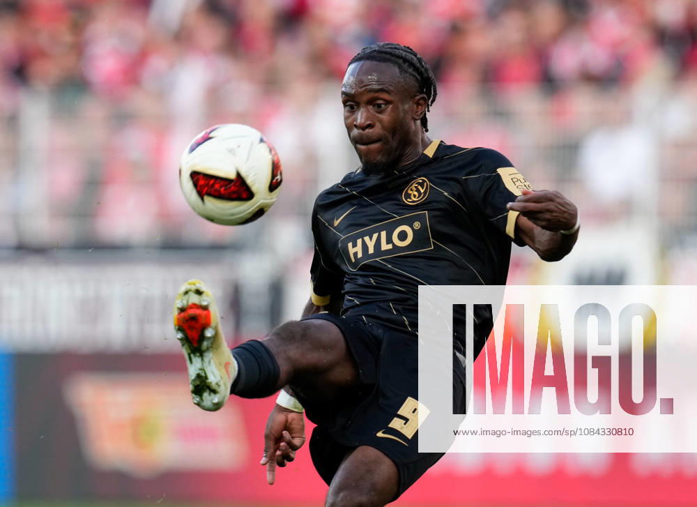 Noel Futkeu (SV Elversberg, 9) kontrolliert den Ball. GER, 1.FC Union Berlin vs SV Elversberg, 1. Bundesliga, 5. Spieltag, Saison 2026-27, Stadion An der Alten Foersterei, Berlin, 10.10.2026 DFL REGULATIONS PROHIBIT ANY USE OF PHOTOGRAPHS AS IMAGE SEQUENCES AND OR QUASI-VIDEO 1.FC Union Berlin vs SV Elversberg, 1. Bundesliga, 5. Spieltag, Saison 2026-27, 10.10.2026 Berlin